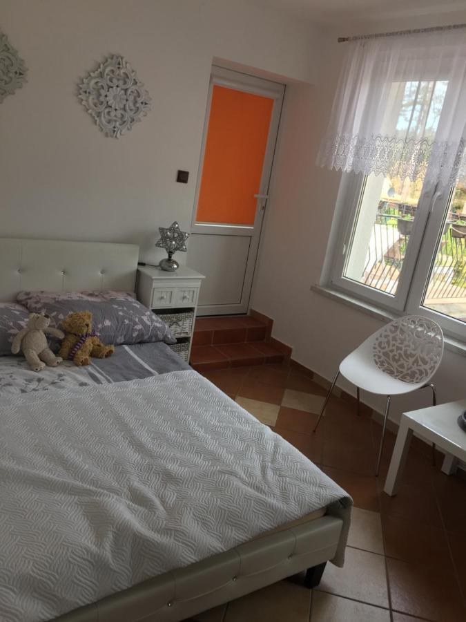 Magiczny Zakatek Apartment Поберово Екстериор снимка