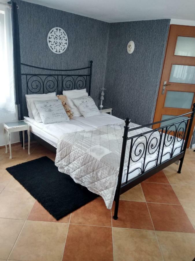 Magiczny Zakatek Apartment Поберово Екстериор снимка